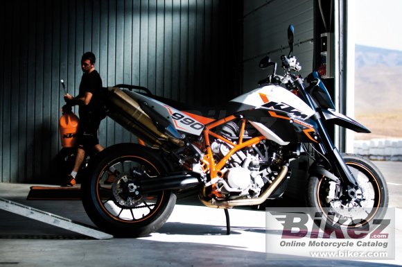 2010 KTM 990 Supermoto R photo
